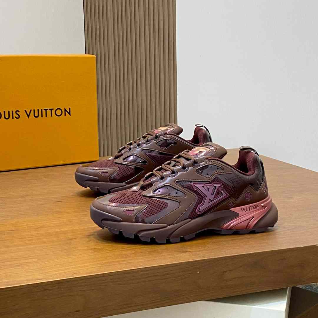 Louis Vuitton  Runner Tatic Sneaker  - DesignerGu