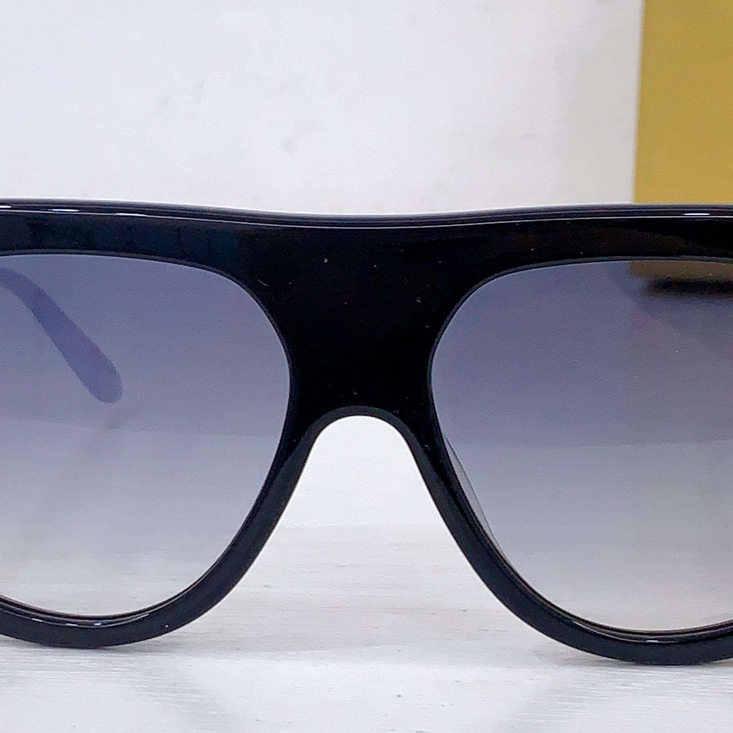 Loewe LW40186I Sunglasses  - DesignerGu