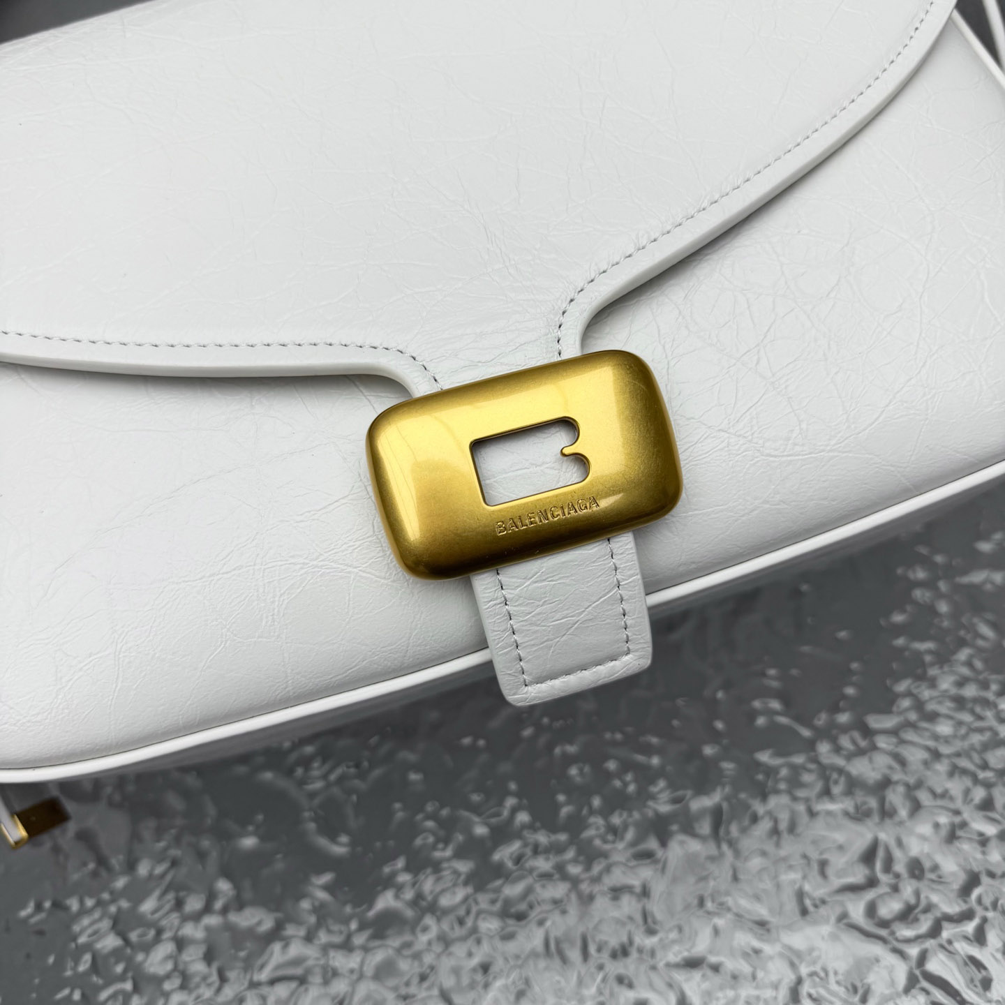 Balenciaga  Clicca Shoulder Bag - DesignerGu