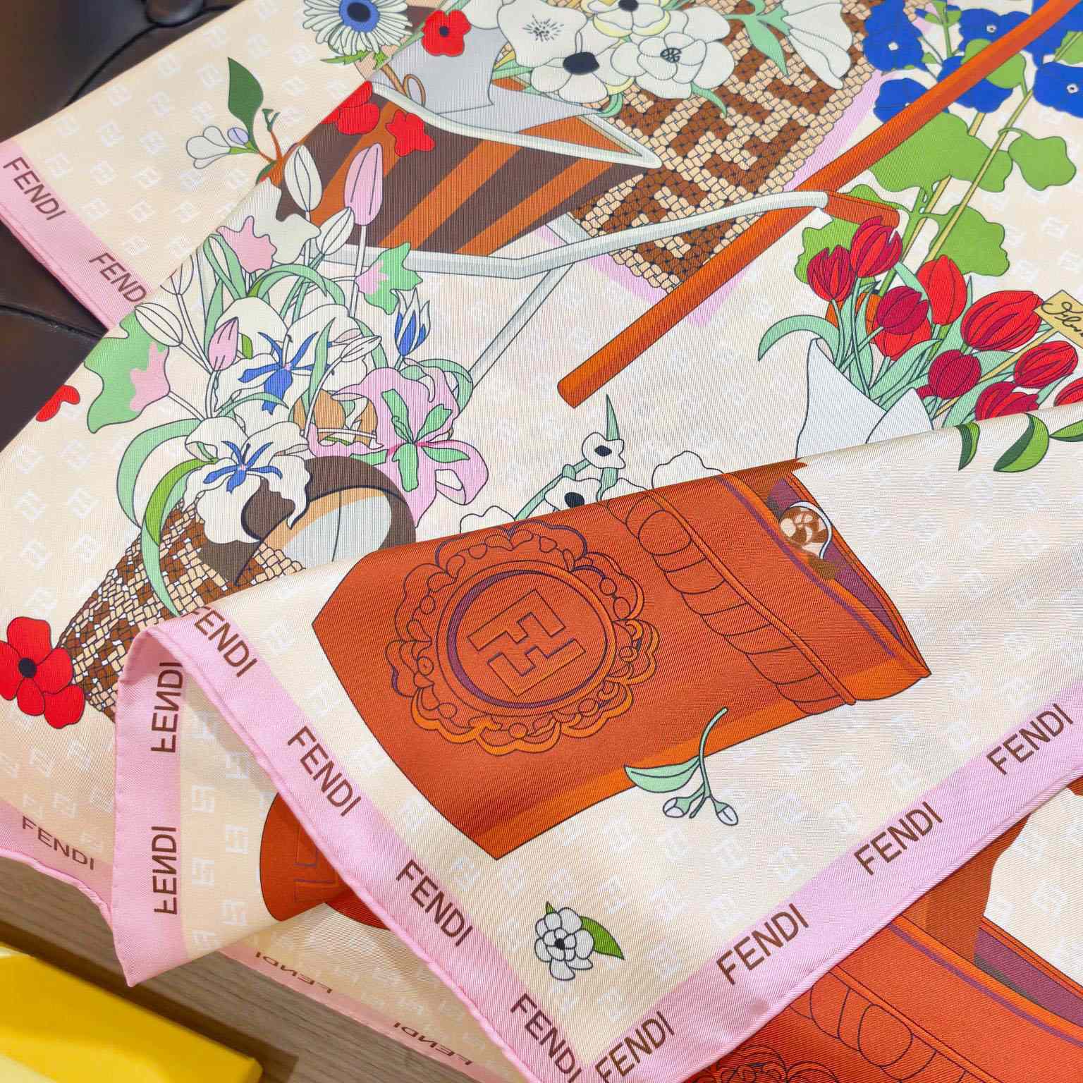 Fendi Gardening Foulard - DesignerGu