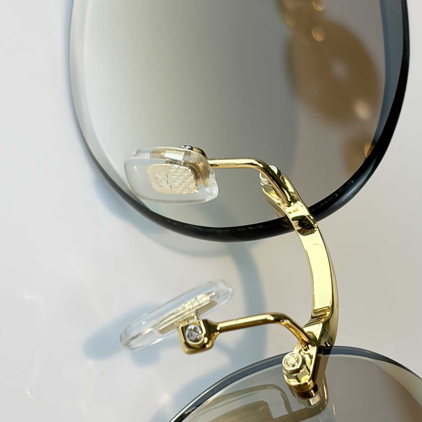 Louis Vuitton Z3166U Sunglasses    - DesignerGu