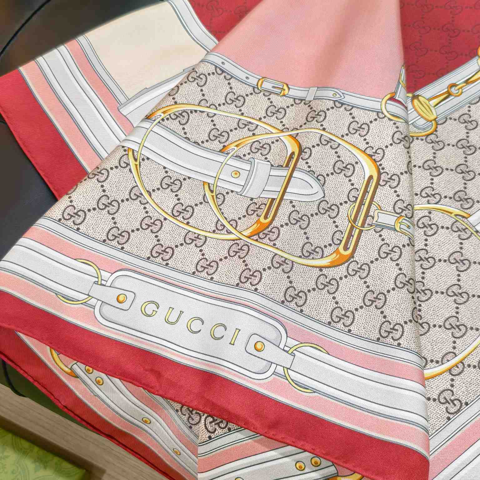 Gucci Printed Silk Twill Carré - DesignerGu