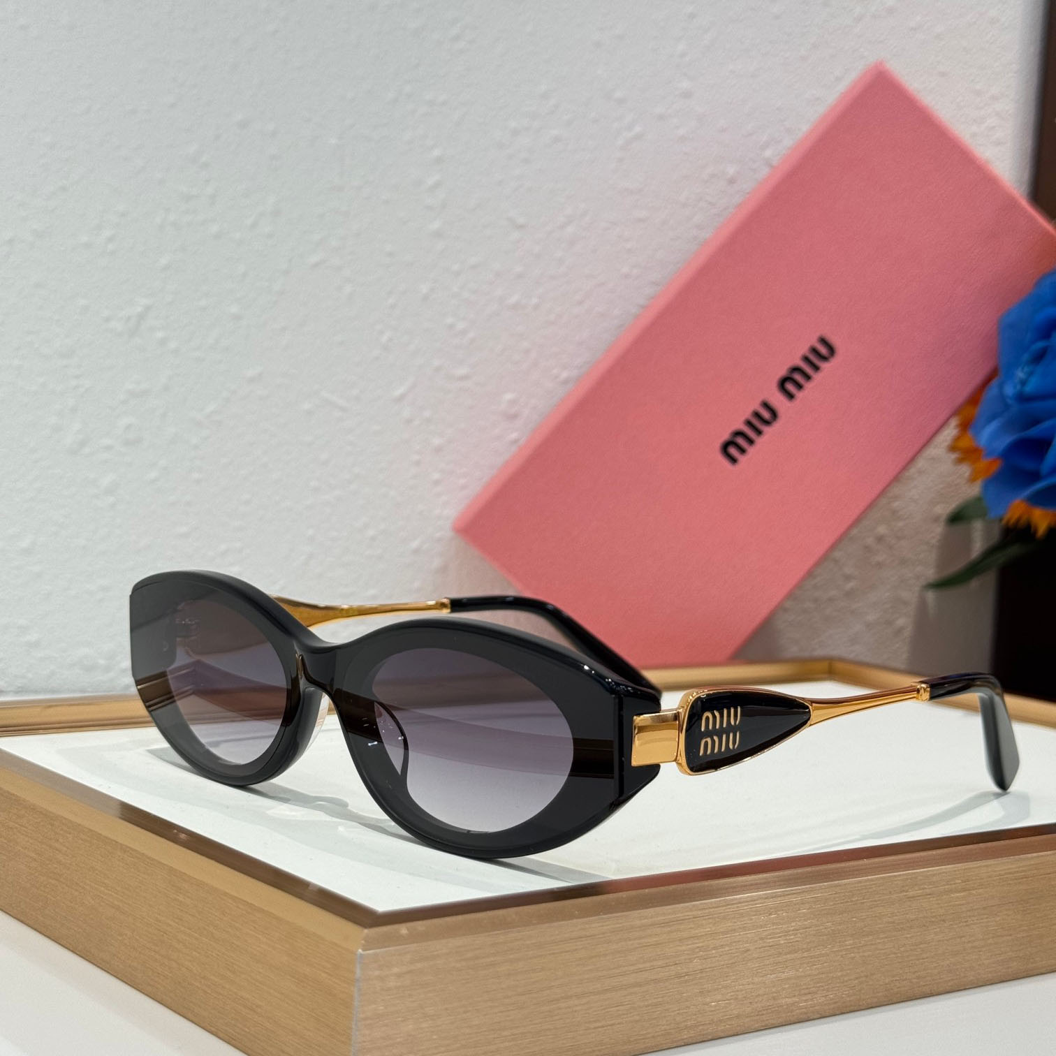 Miu Miu   MU1706LV   Sunglasses - DesignerGu