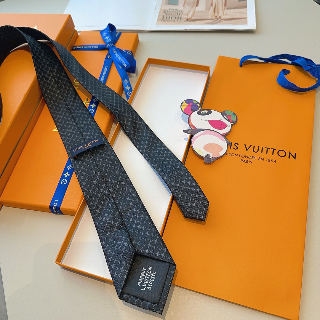 Louis Vuitton Fishnet Tie - DesignerGu