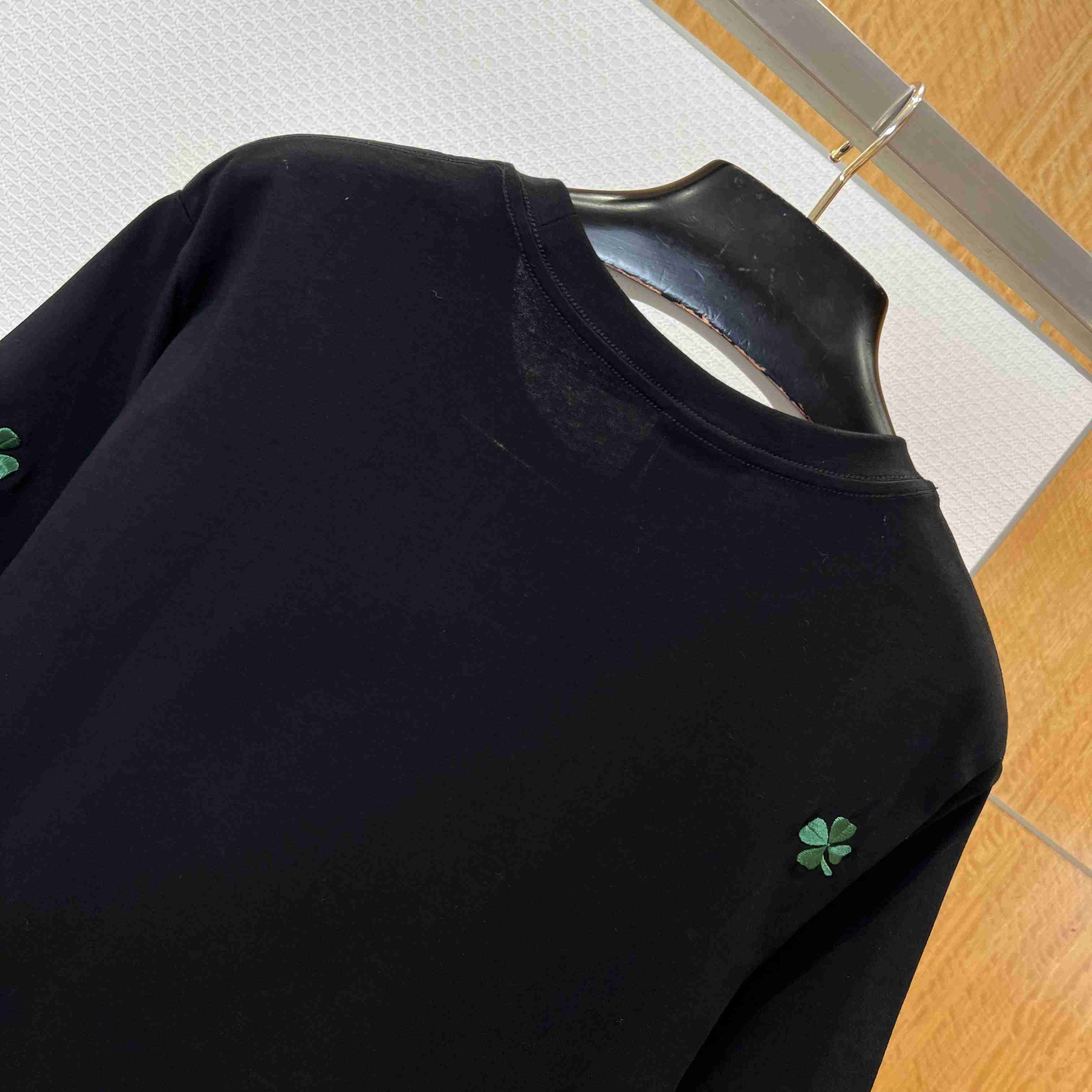 Dior T-Shirt with Dior Clover Embroidery - DesignerGu