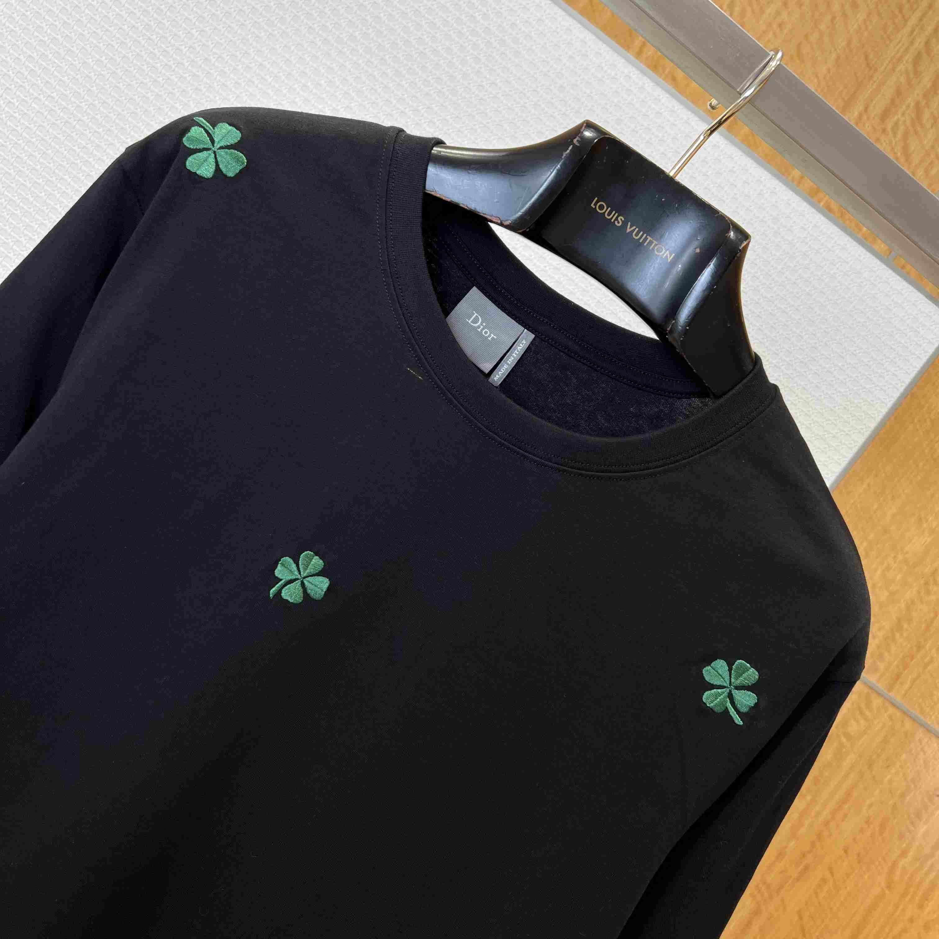 Dior T-Shirt with Dior Clover Embroidery - DesignerGu