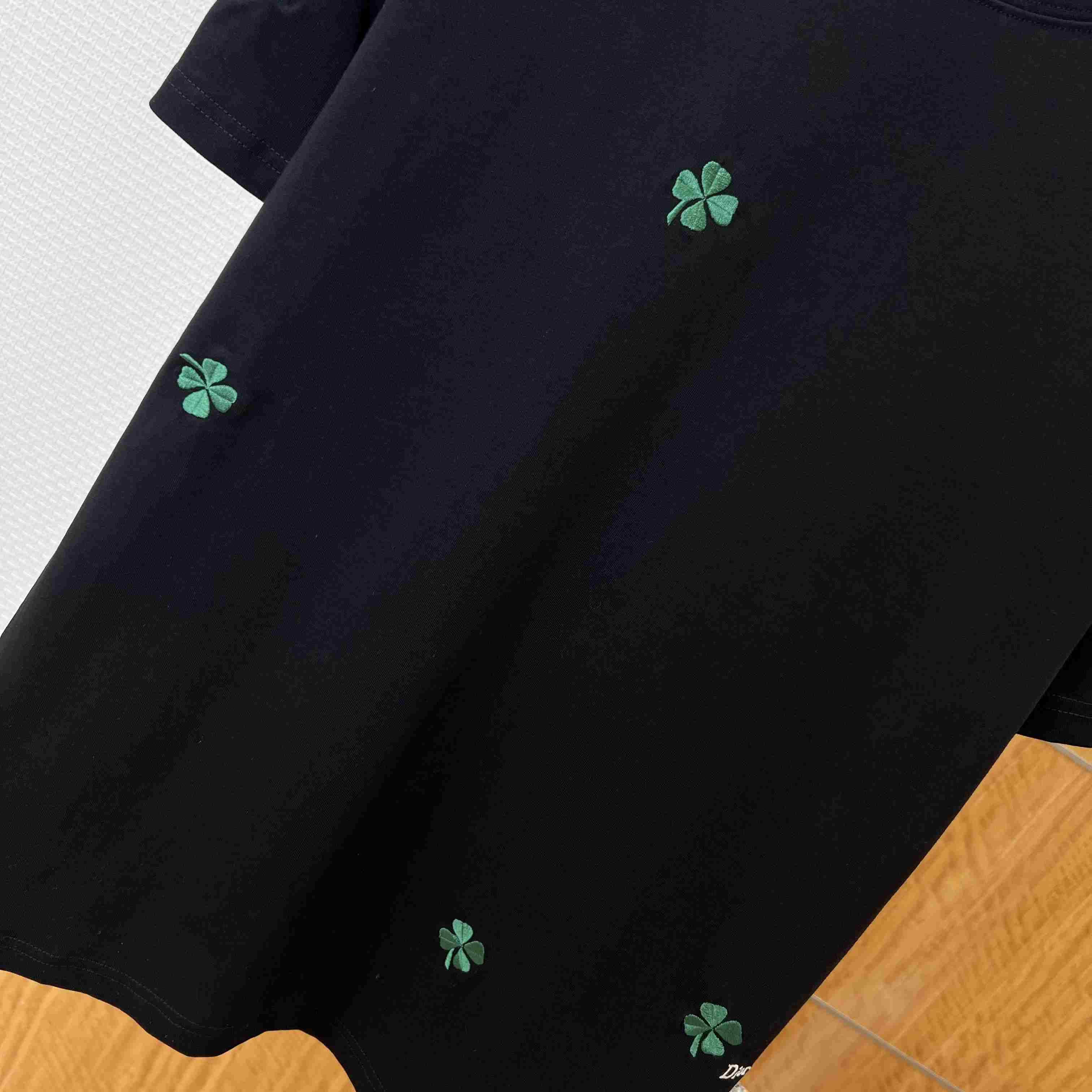 Dior T-Shirt with Dior Clover Embroidery - DesignerGu