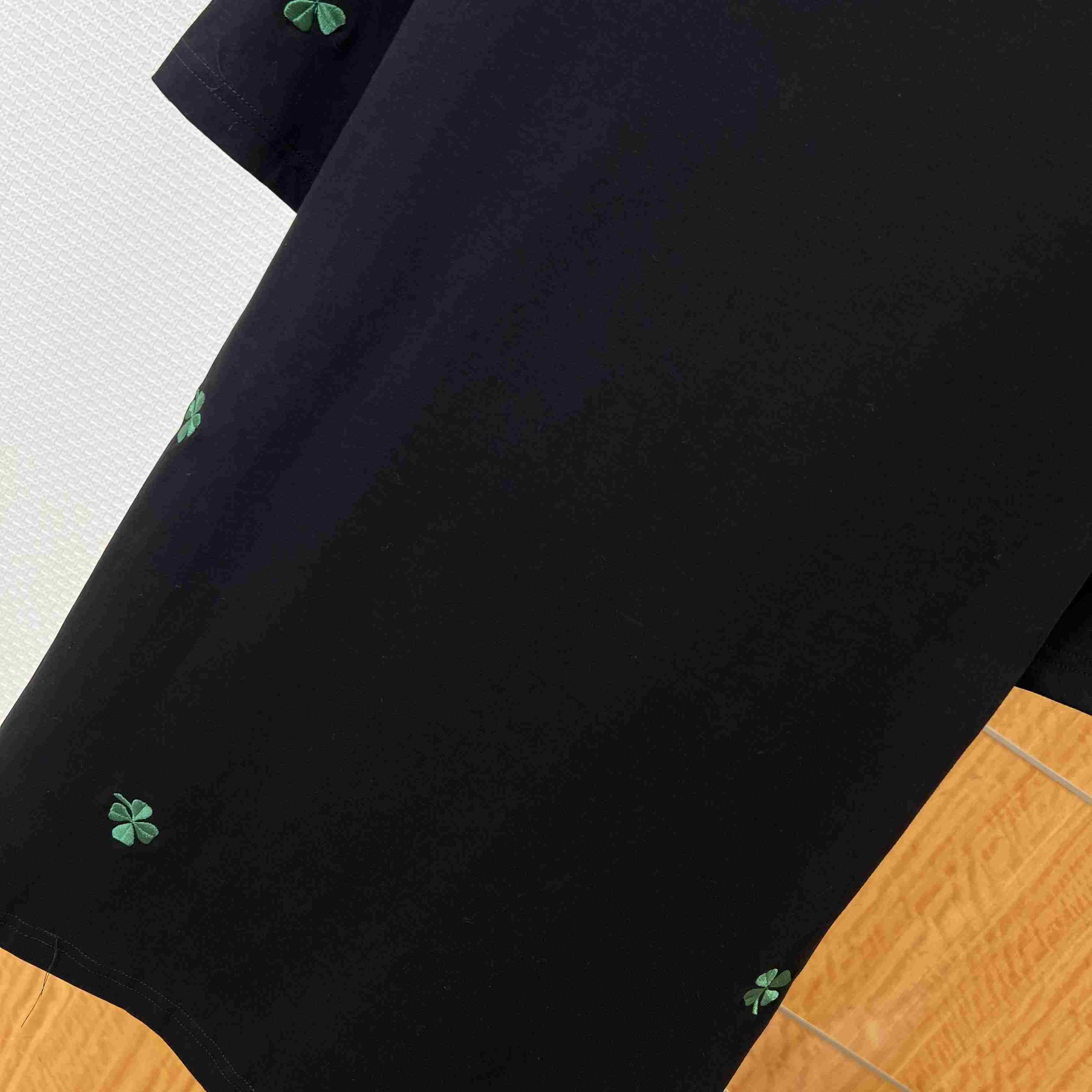 Dior T-Shirt with Dior Clover Embroidery - DesignerGu