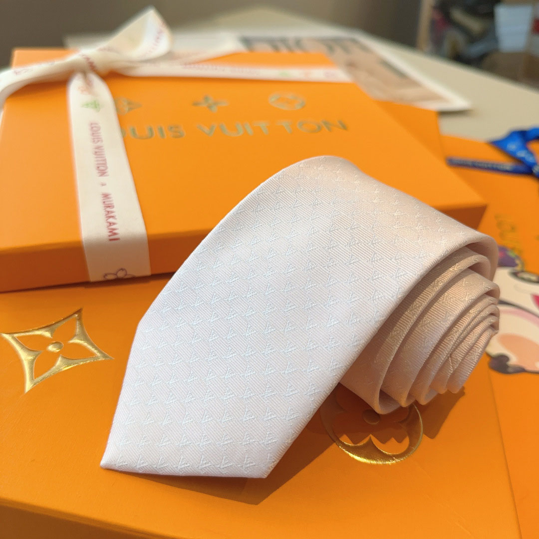 Louis Vuitton Fishnet Tie - DesignerGu