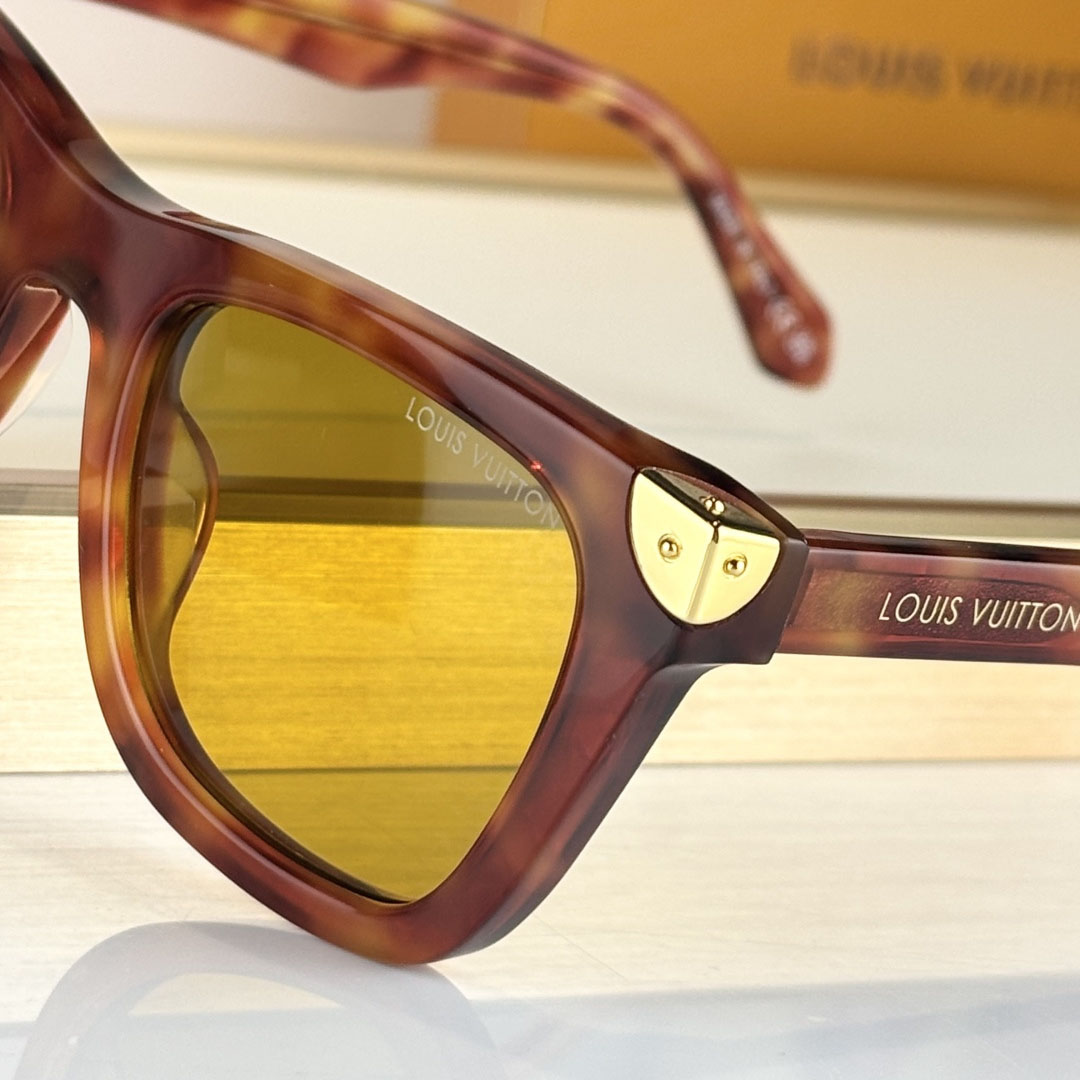 Louis Vuitton Z3158U Sunglasses    - DesignerGu