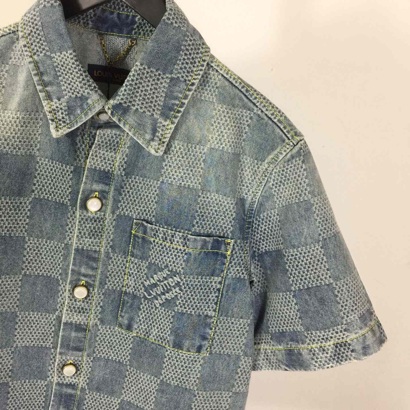 Louis Vuitton Damier 3D Light Denim Short-Sleeved Shirt 1AHVZ4 - DesignerGu