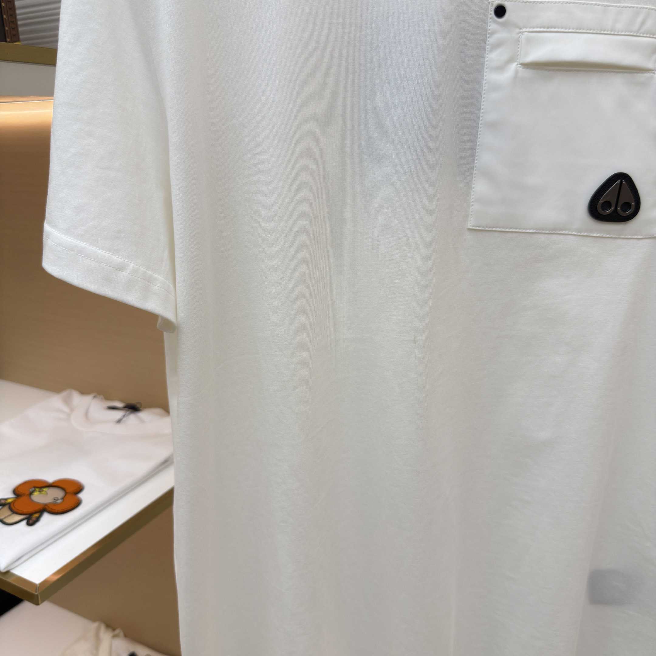 Moose Knuckles T-shirt With Pocket - DesignerGu