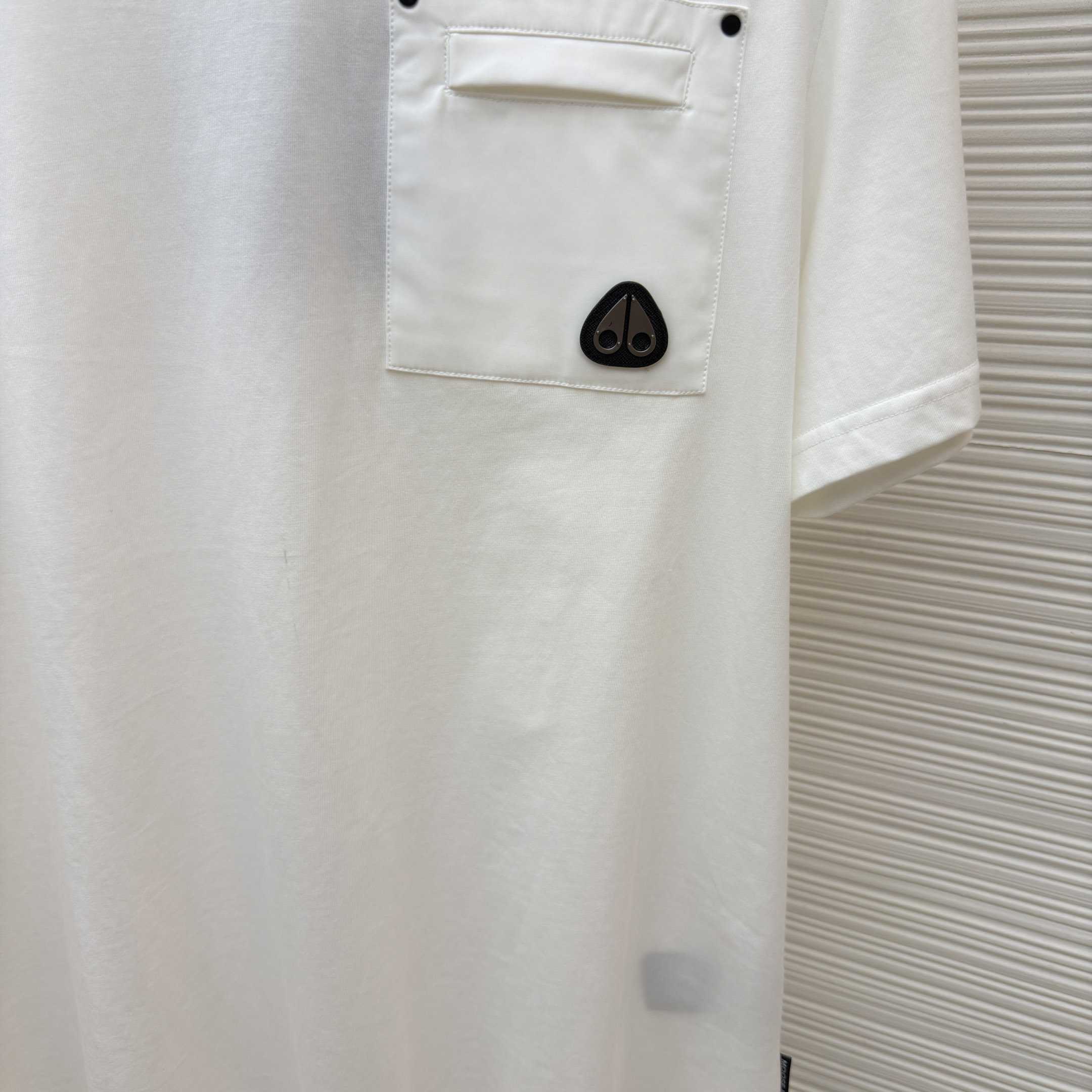 Moose Knuckles T-shirt With Pocket - DesignerGu