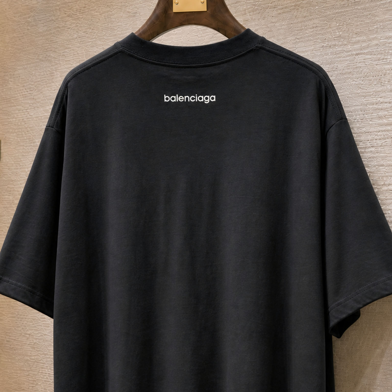 Balenciaga Bodies Medium Fit T-shirt In Black - DesignerGu