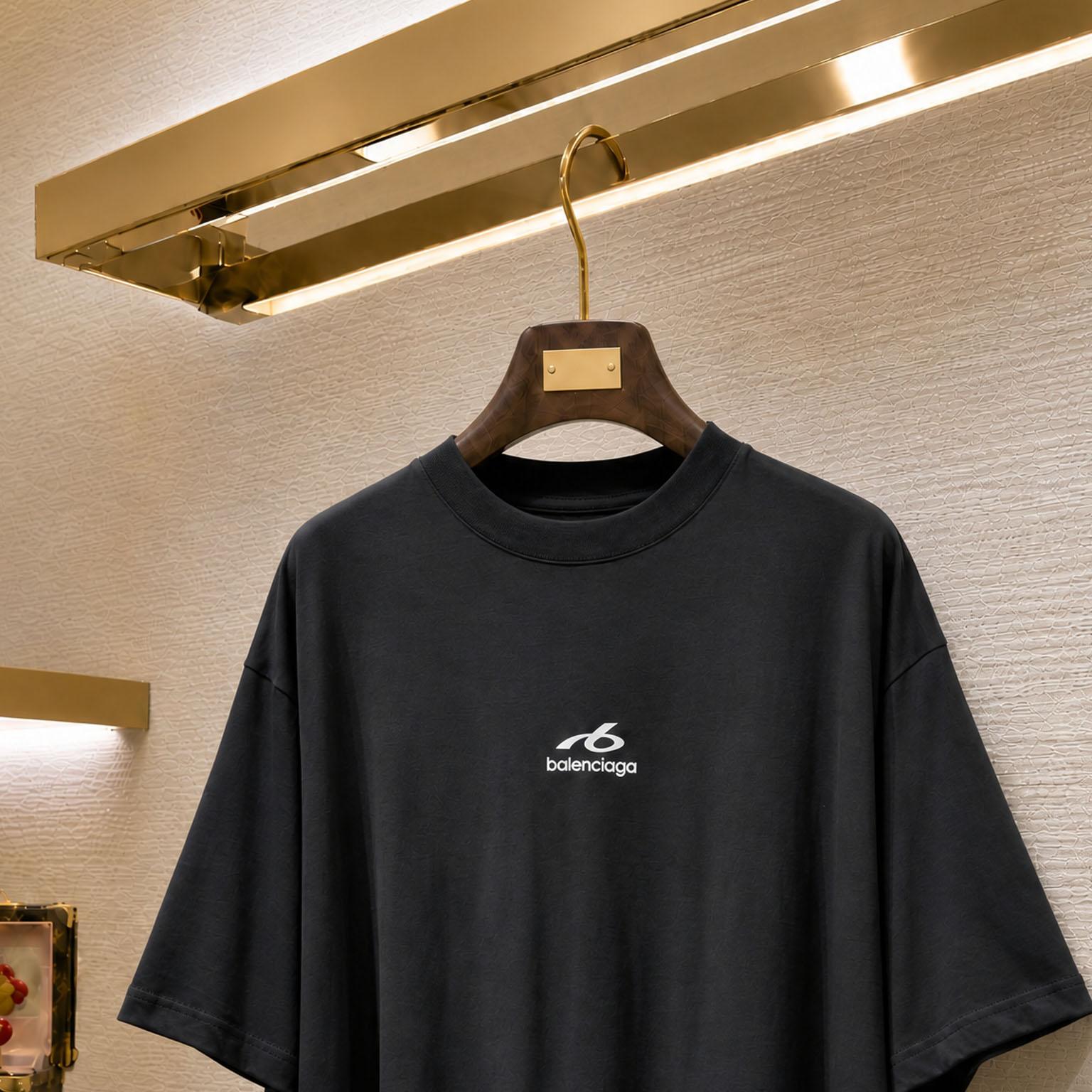 Balenciaga Bodies Medium Fit T-shirt In Black - DesignerGu