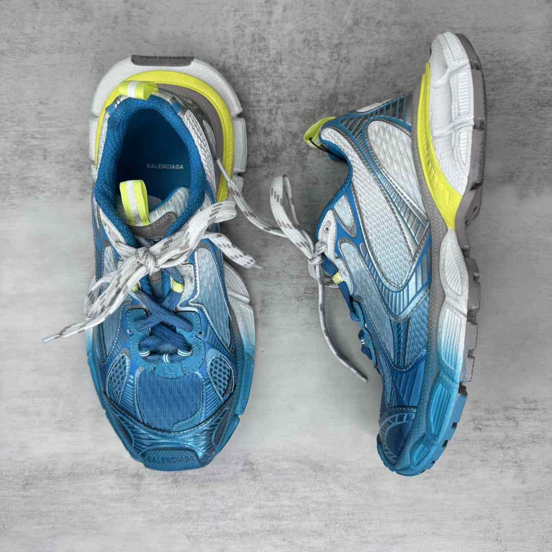 Balenciaga 3XL Toe Spray Sneakers - DesignerGu