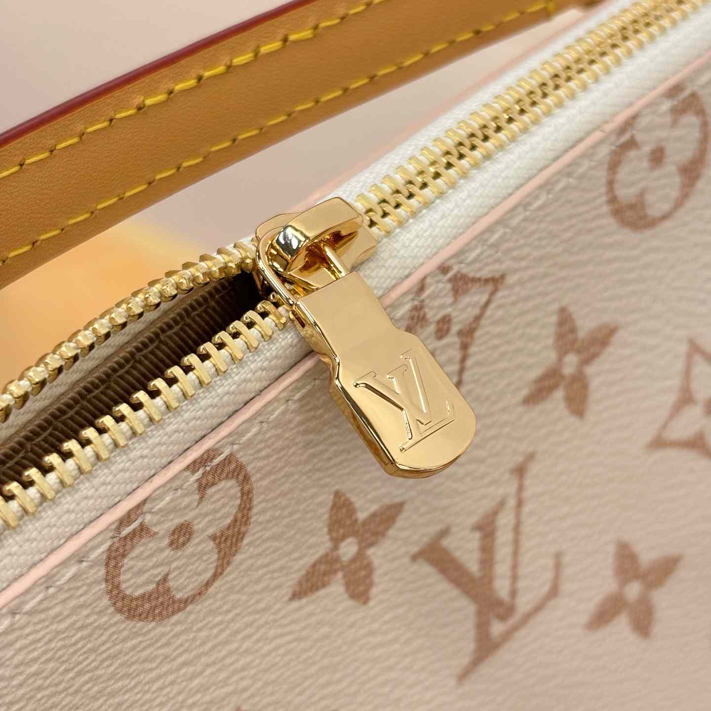Louis Vuitton Multipass   M2A078 - DesignerGu