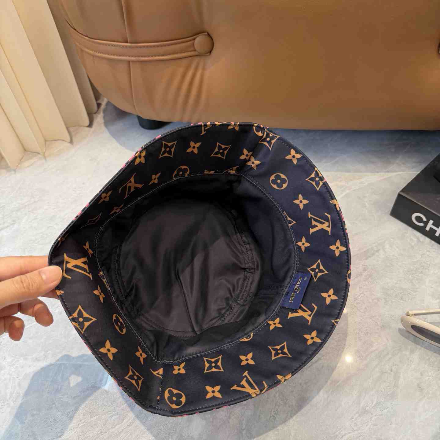 Louis Vuitton LV Script Bucket Hat  - DesignerGu
