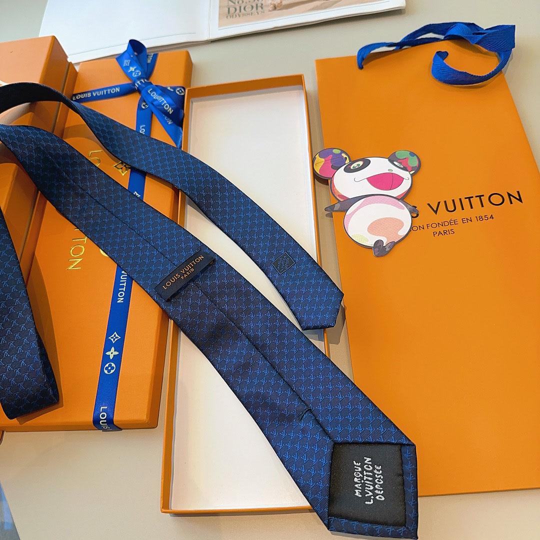 Louis Vuitton Fishnet Tie - DesignerGu