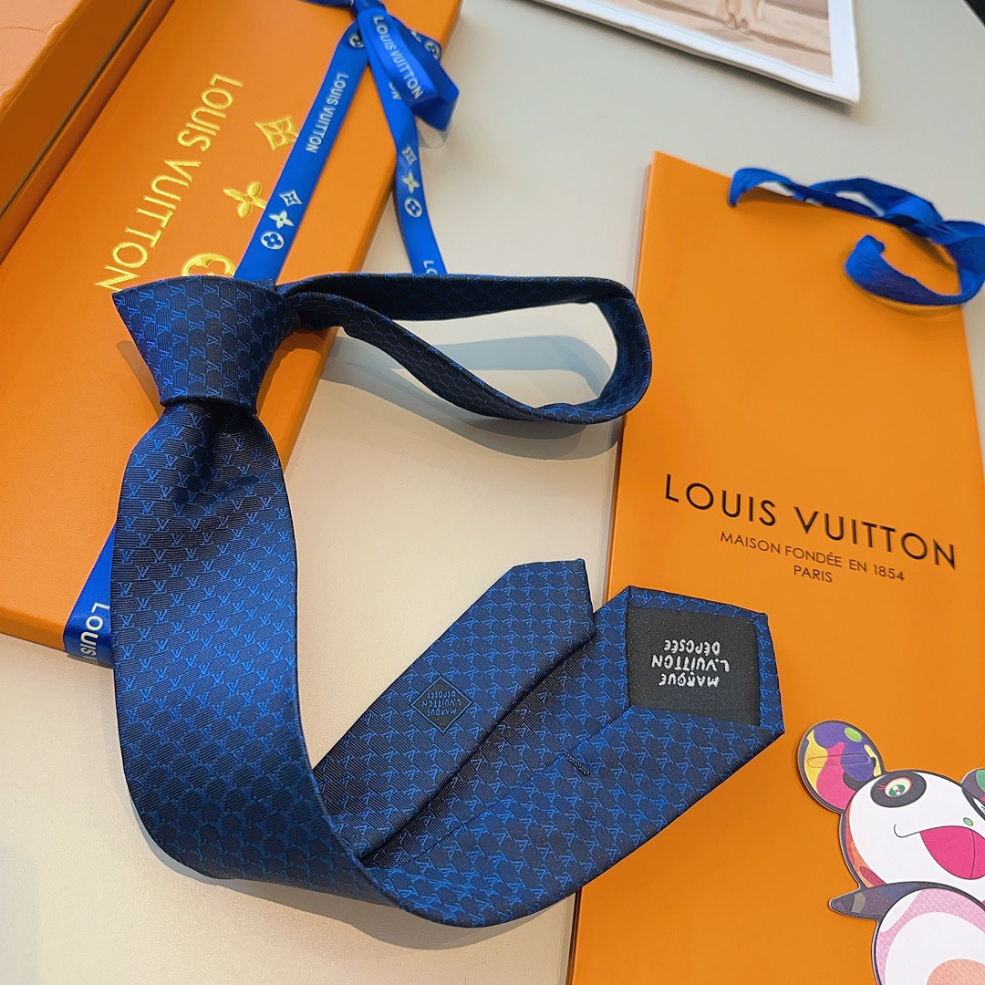 Louis Vuitton Fishnet Tie - DesignerGu