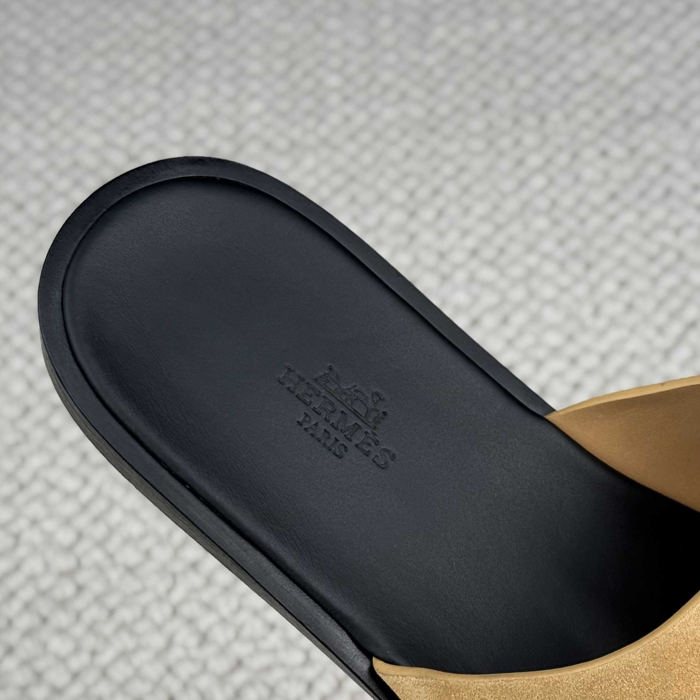 Hermes Izmir Sandal - DesignerGu