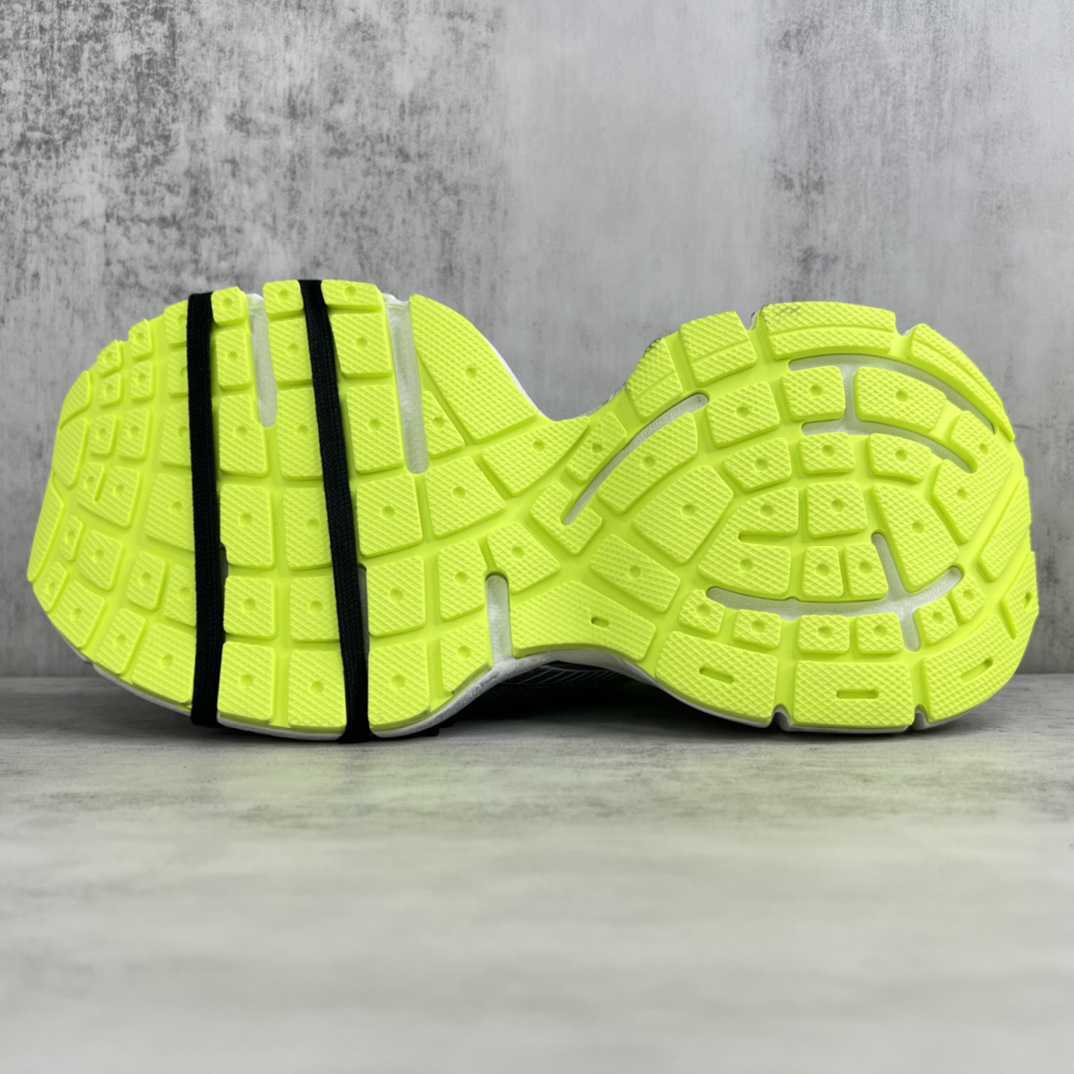  Balenciaga  3XL Sneaker  - DesignerGu