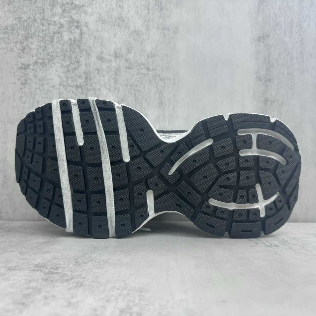 Balenciaga 3XL Sneaker 'Worn-Out Gradient - Black Grey White' - DesignerGu