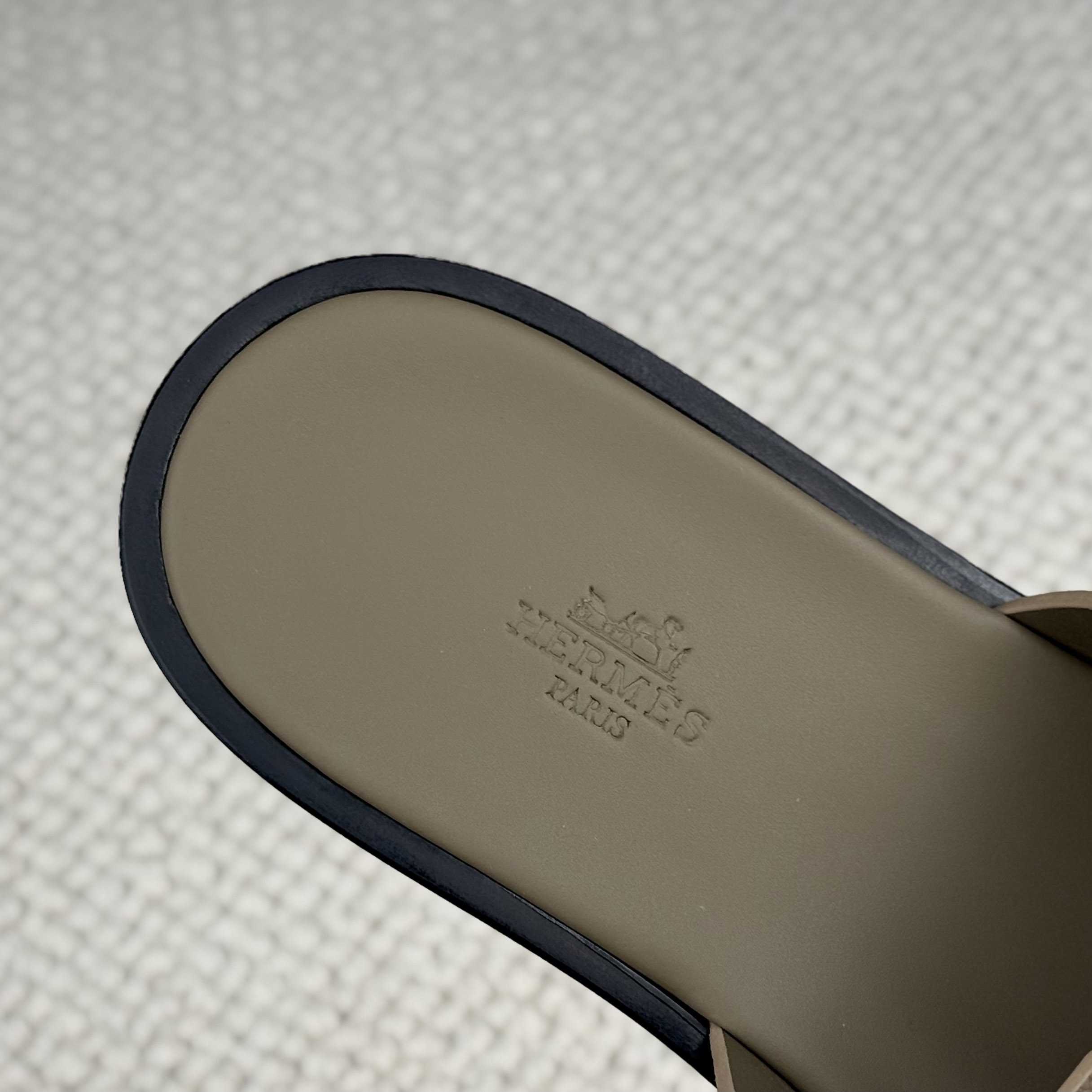 Hermes Izmir Sandal - DesignerGu