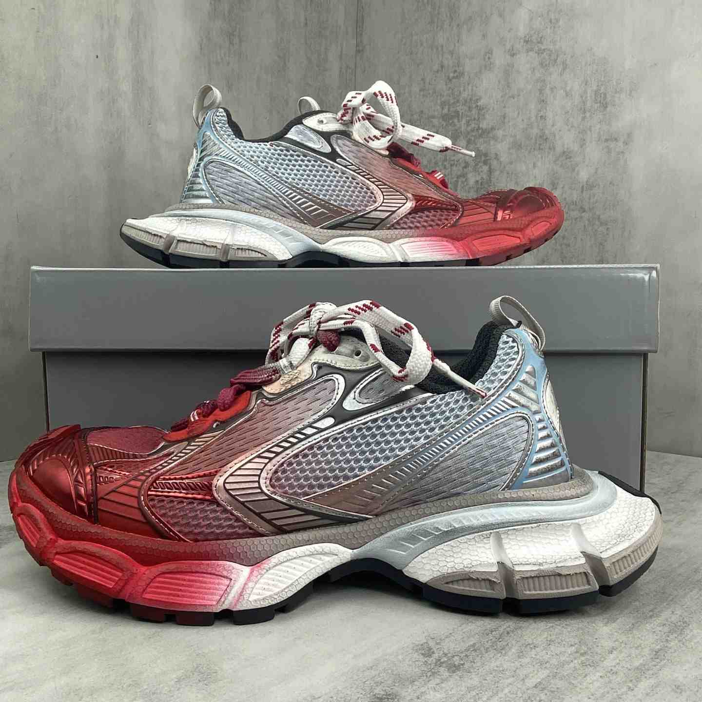 Balenciaga 3XL Toe Spray Sneakers - DesignerGu