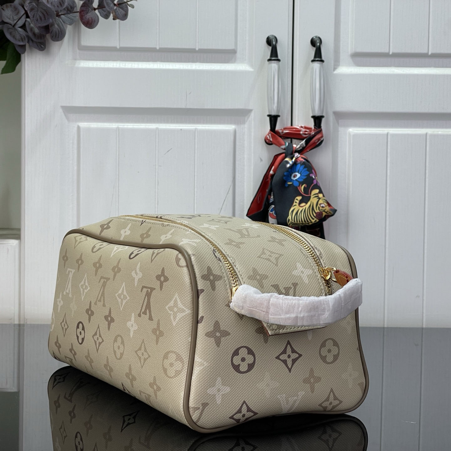 Louis Vuitton Dopp Kit  M29161 - DesignerGu