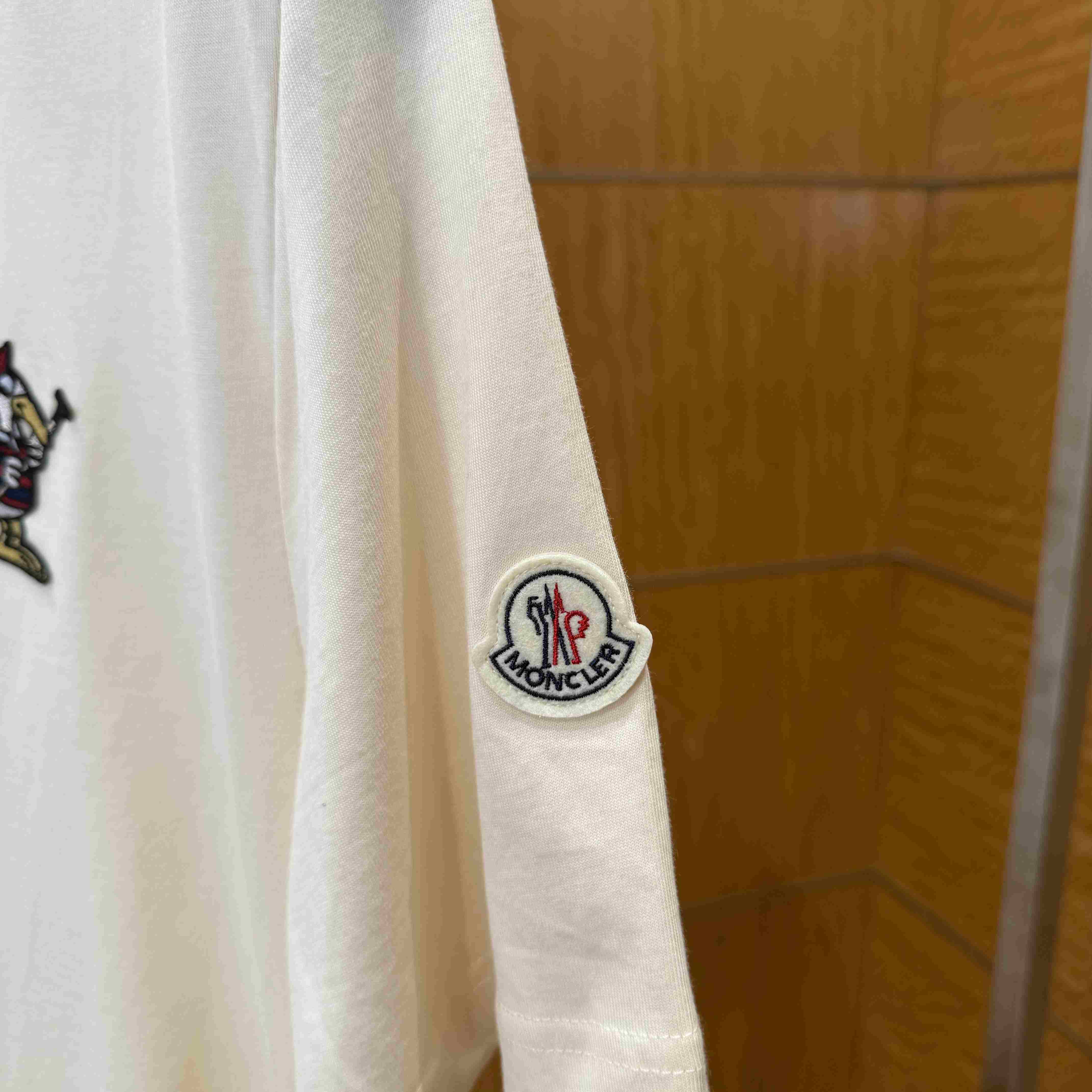 Moncler MonDuck Logo Patch Cotton T-Shirt - DesignerGu