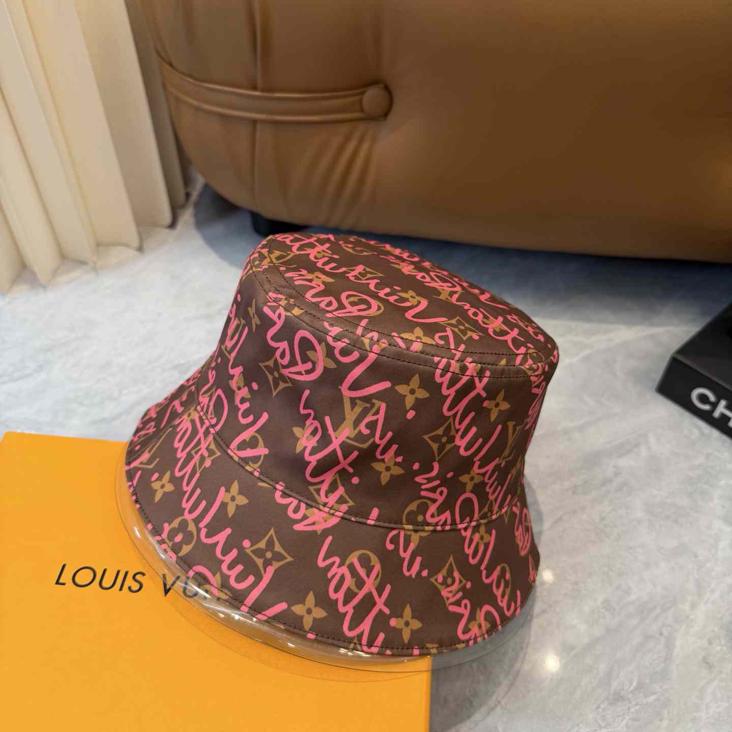 Louis Vuitton LV Script Bucket Hat  - DesignerGu