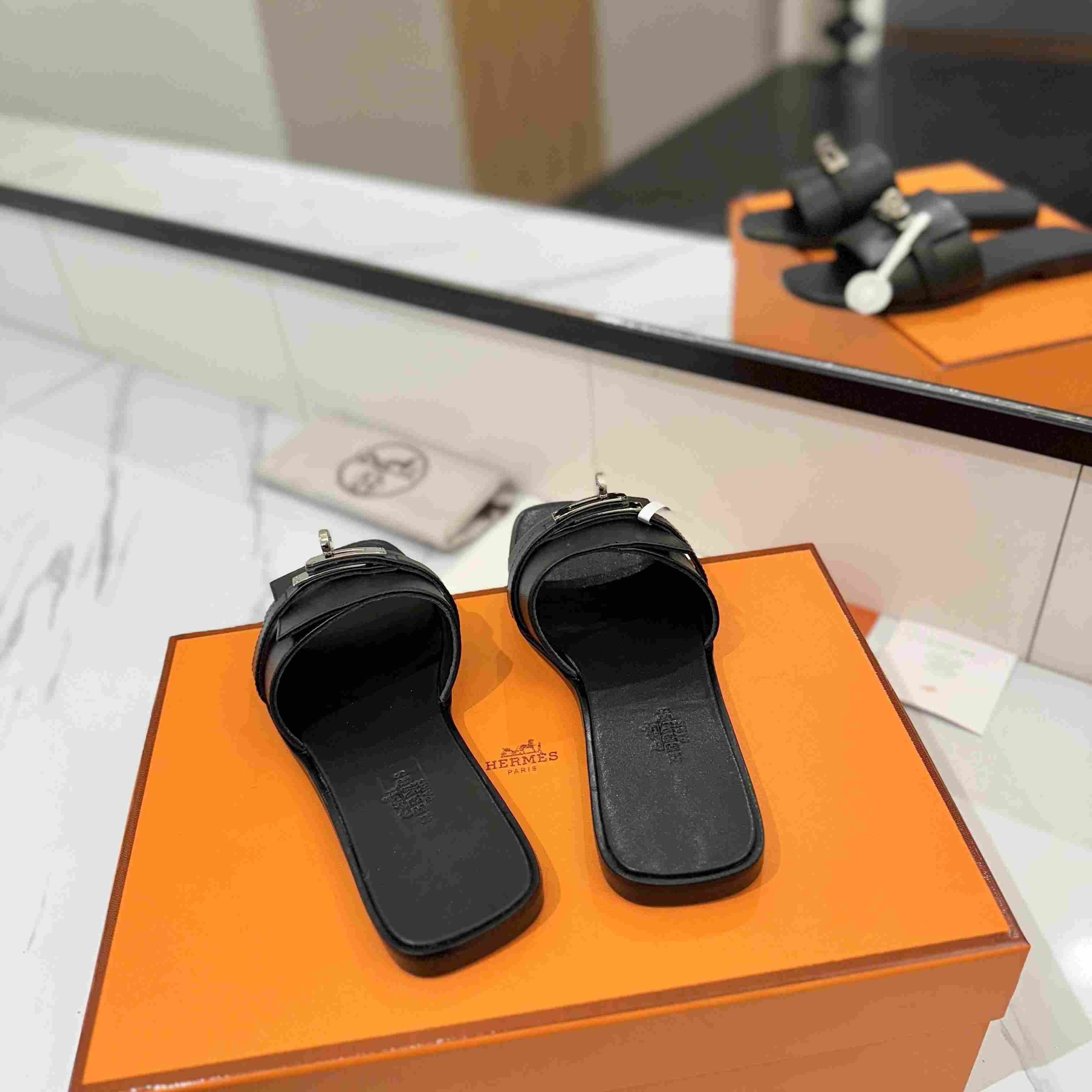 Hermes Giulia Sandal - DesignerGu