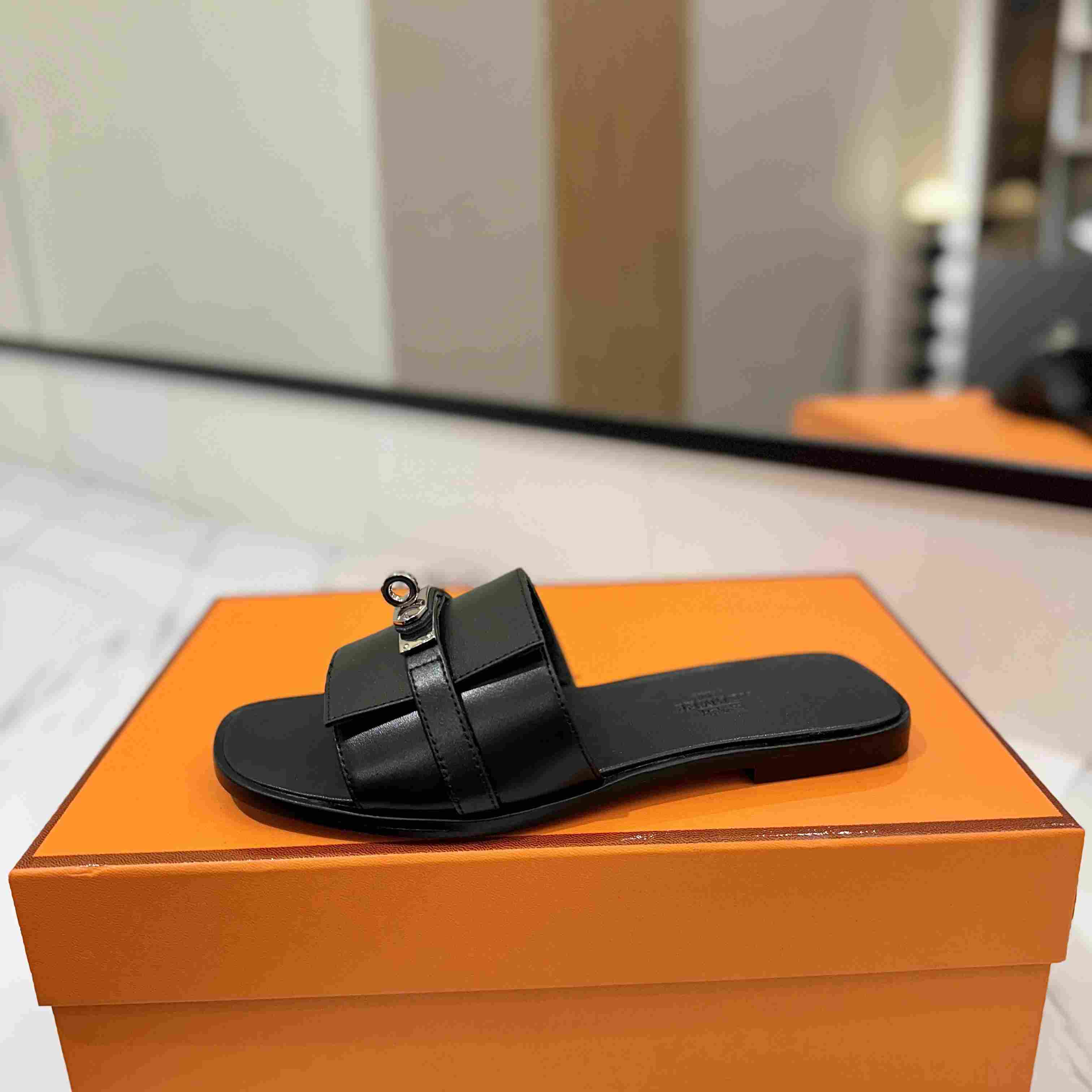 Hermes Giulia Sandal - DesignerGu