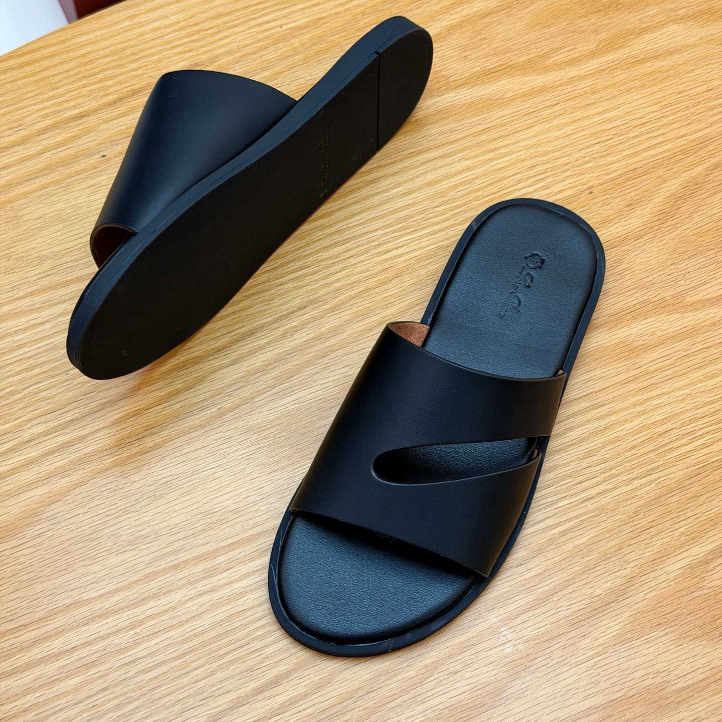 Loro Piana Pilat Plain Walk Sandal - DesignerGu