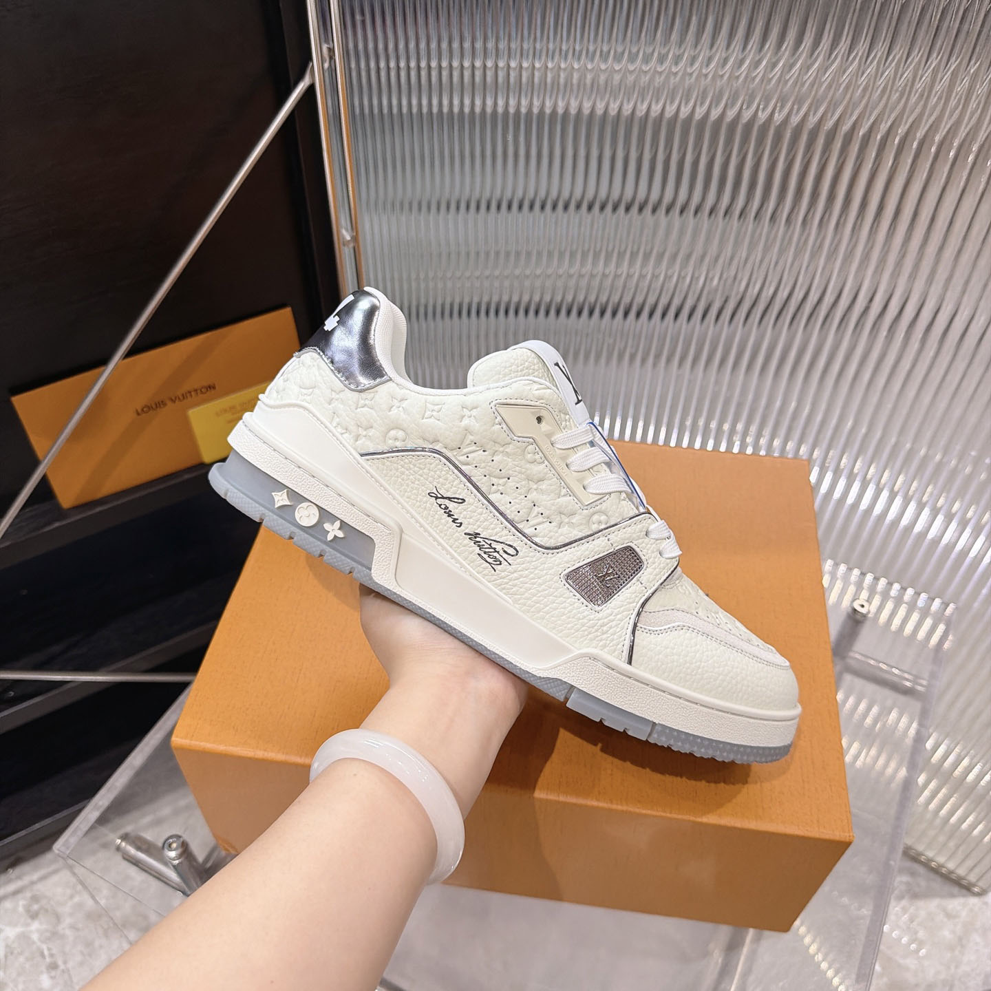 Louis Vuitton LV Trainer Sneaker 1AKCKV - DesignerGu