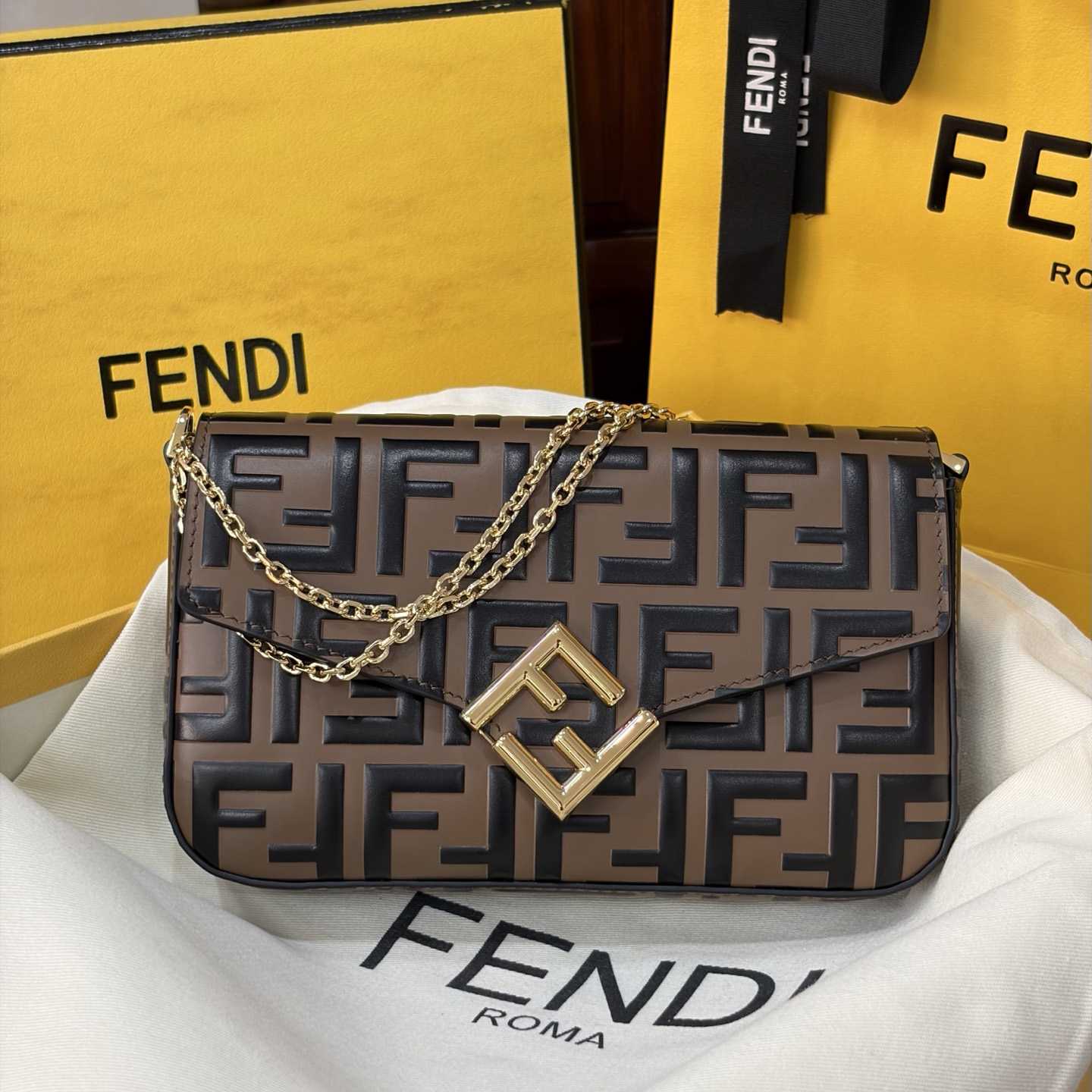 Fendi FF Diamonds Wallet On Chain - DesignerGu