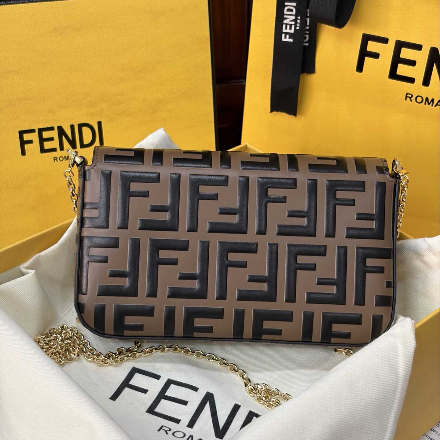 Fendi FF Diamonds Wallet On Chain - DesignerGu
