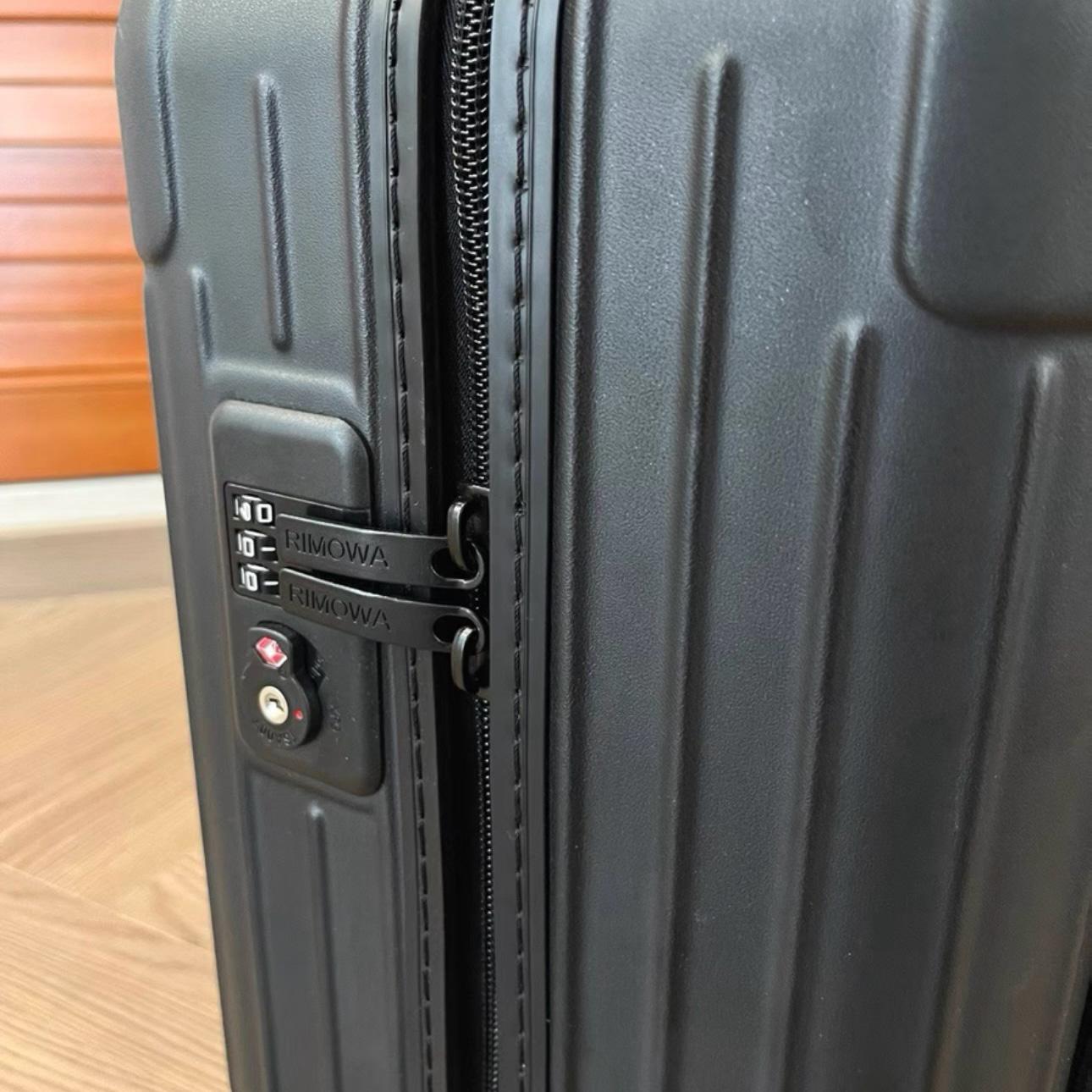 Rimowa Compact  - DesignerGu