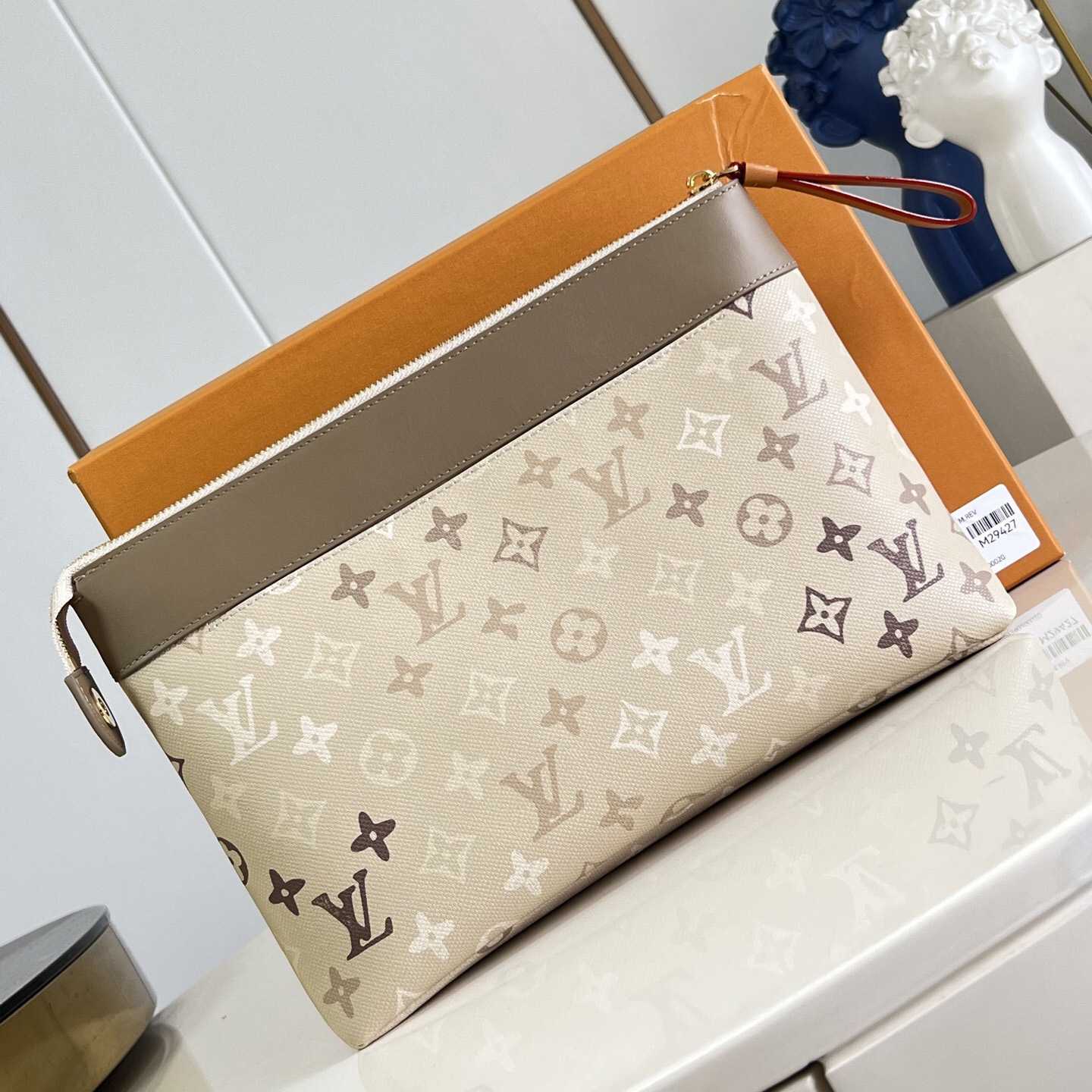 Louis Vuitton Pochette Voyage Souple M29427 - DesignerGu