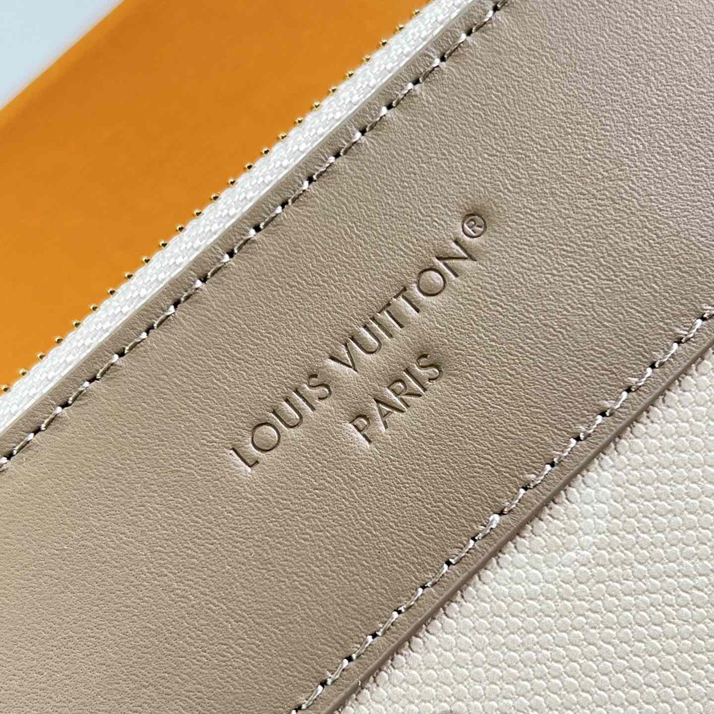 Louis Vuitton Pochette Voyage Souple M29427 - DesignerGu