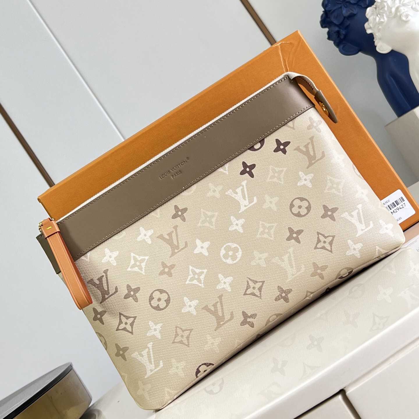 Louis Vuitton Pochette Voyage Souple M29427 - DesignerGu