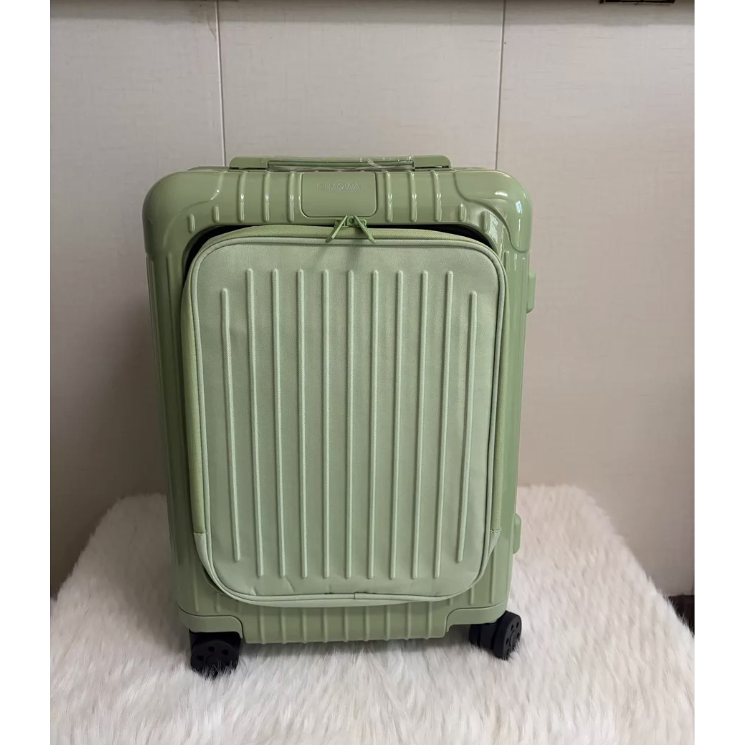 Rimowa Cabin - DesignerGu