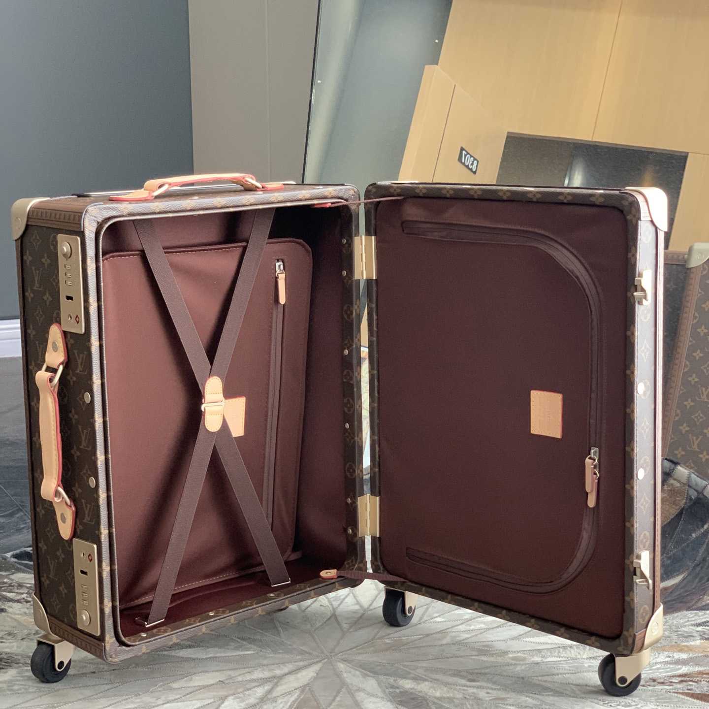 Louis Vuitton Rolling Trunk M20212 - DesignerGu