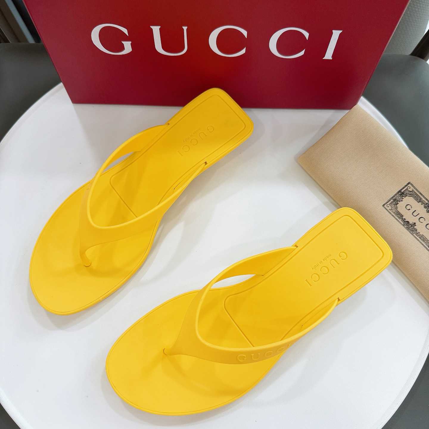 Gucci Vittoria Thong - DesignerGu