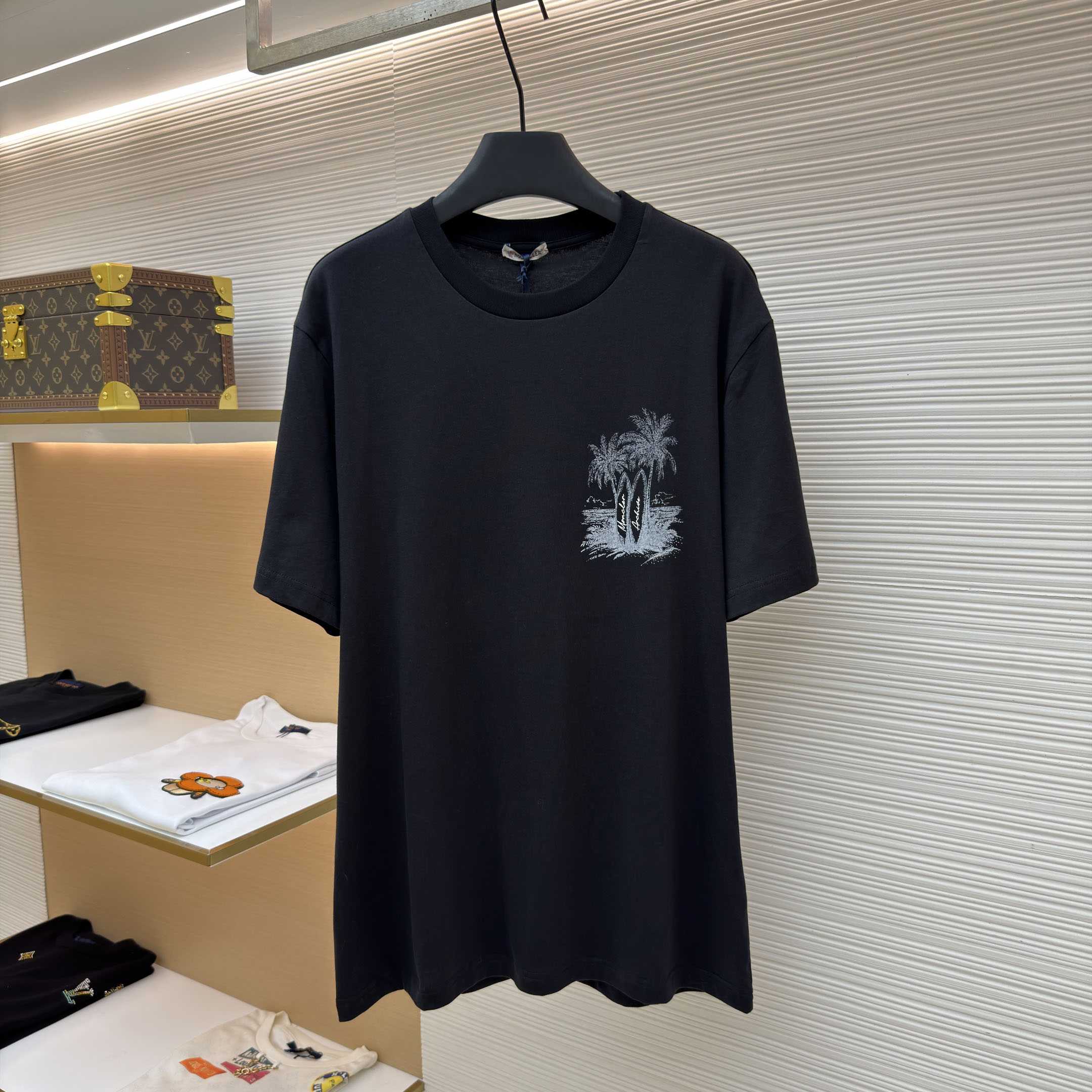 Moncler Beach Printed T-Shirt - DesignerGu