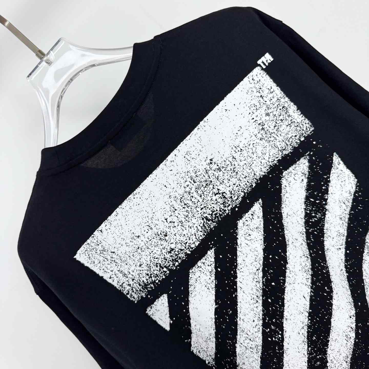 Off-White Sprayed Painted Twill Pattern T-Shirt - DesignerGu