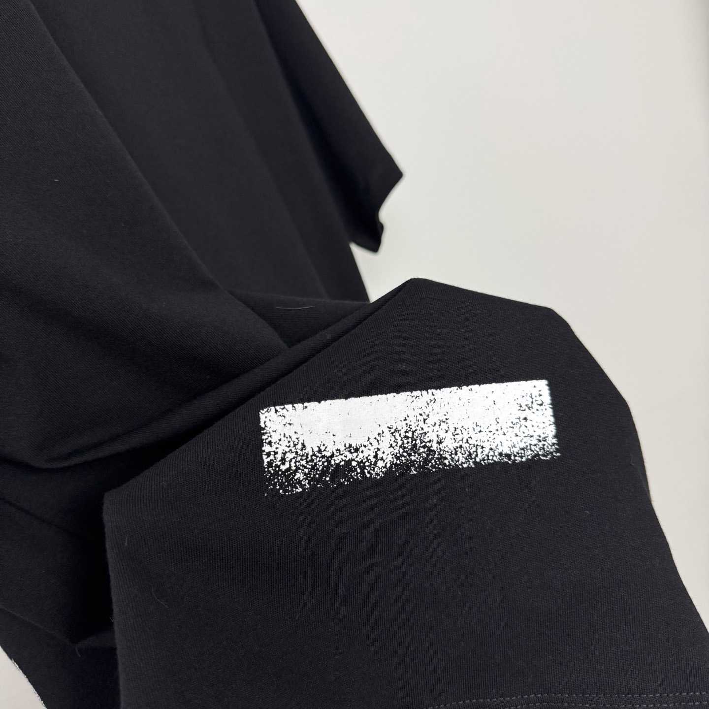 Off-White Sprayed Painted Twill Pattern T-Shirt - DesignerGu
