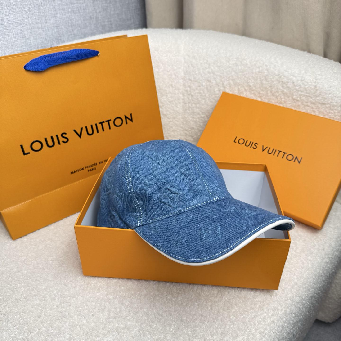 Louis Vuitton Monogram Essential Cap - DesignerGu