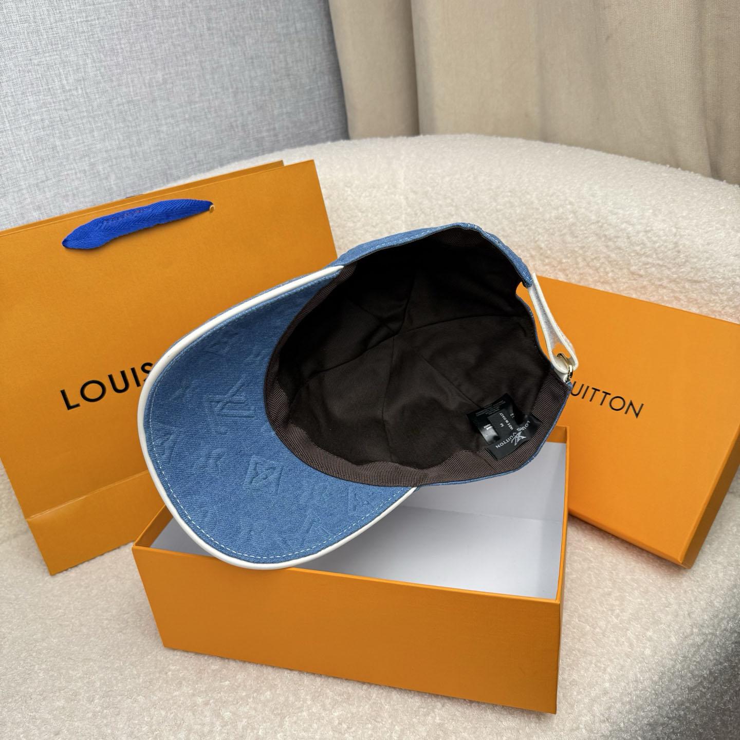 Louis Vuitton Monogram Essential Cap - DesignerGu
